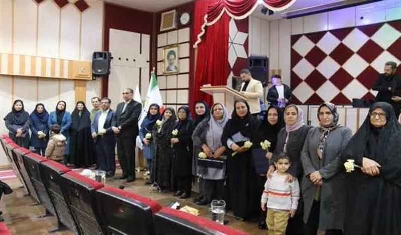 تقدیر از بانوان شاغل در شهرداری آباده به مناسبت ولادت حضرت زهرا(س)